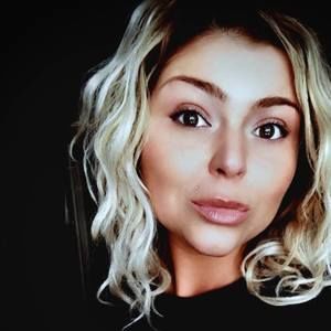 Meet your Posher, Alexis